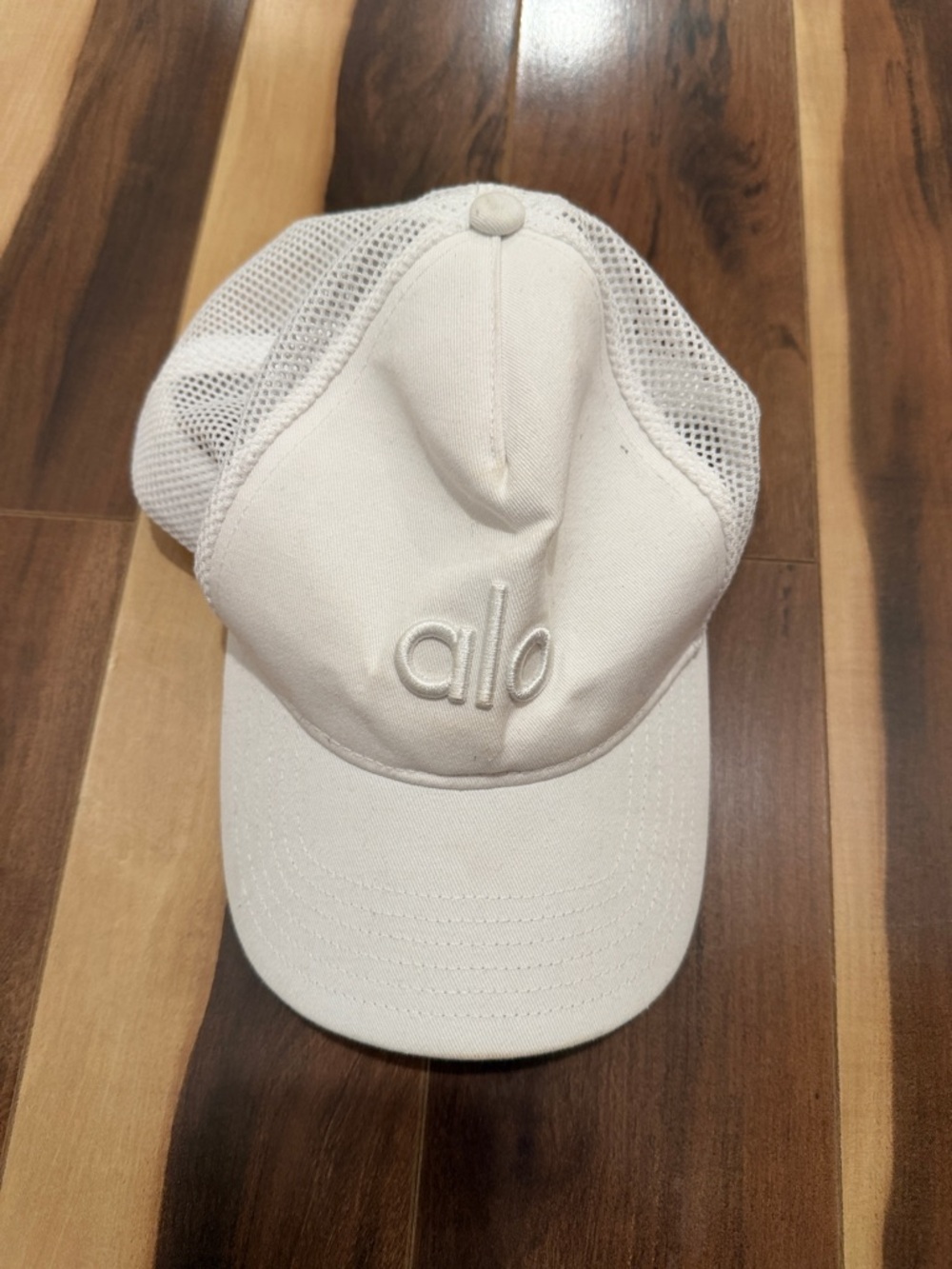 ALO Yoga Kids Cream Mesh Trucker Cap